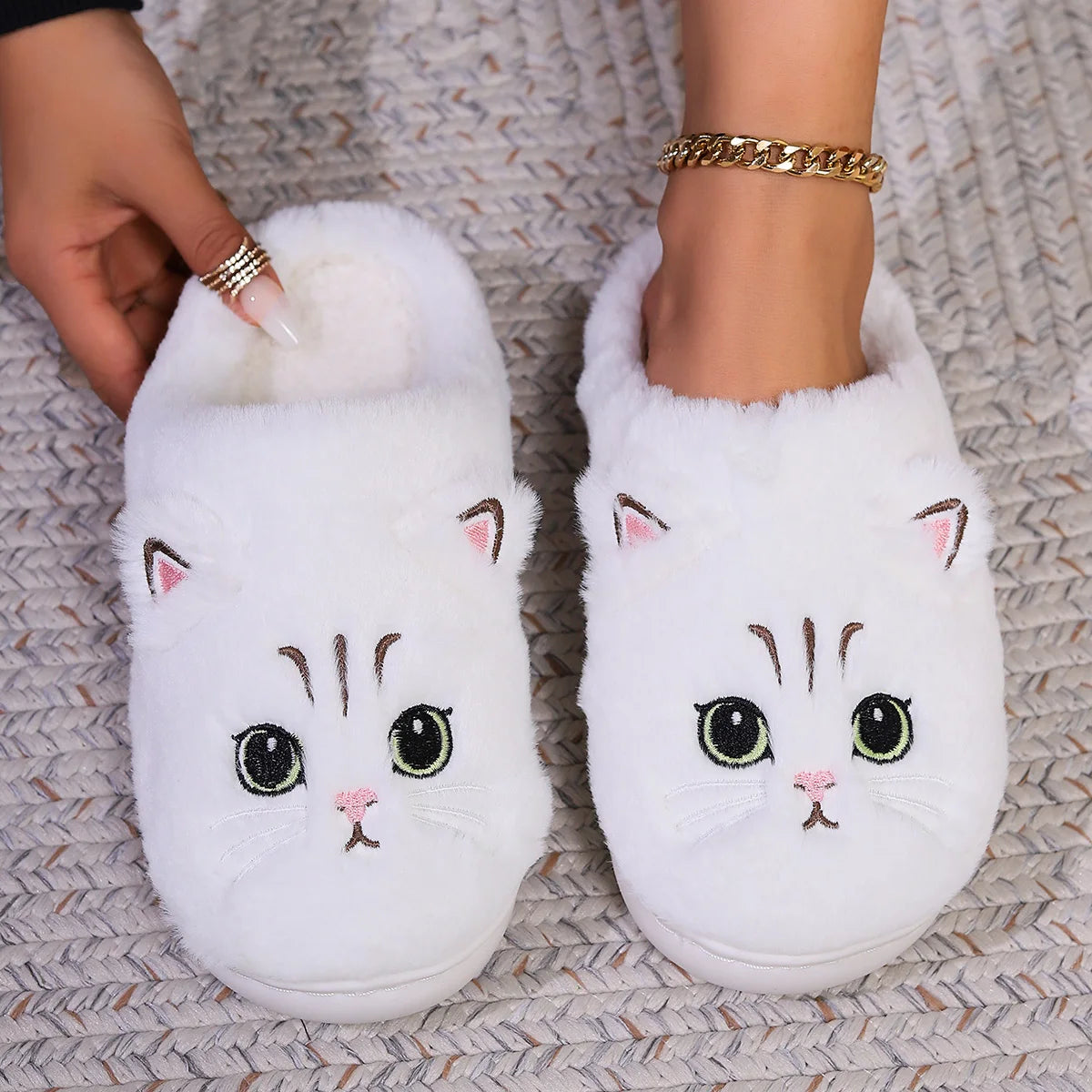 Fuzzy Cat Cartoon Slippers